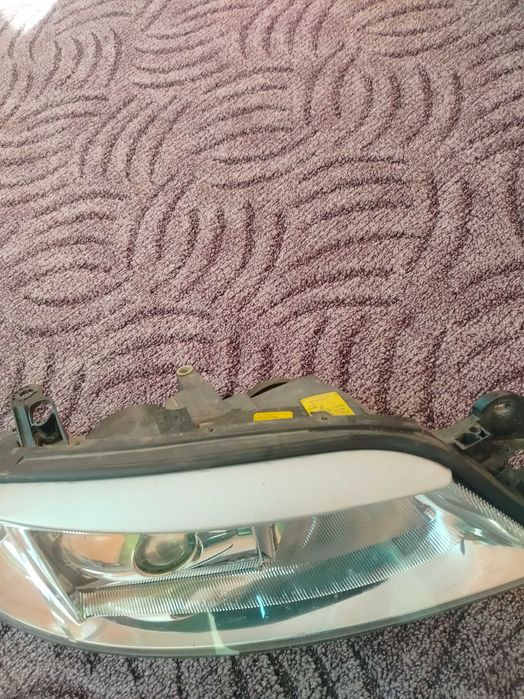 Фарове за opel vectra b 2.2 125 КС. Ксенон