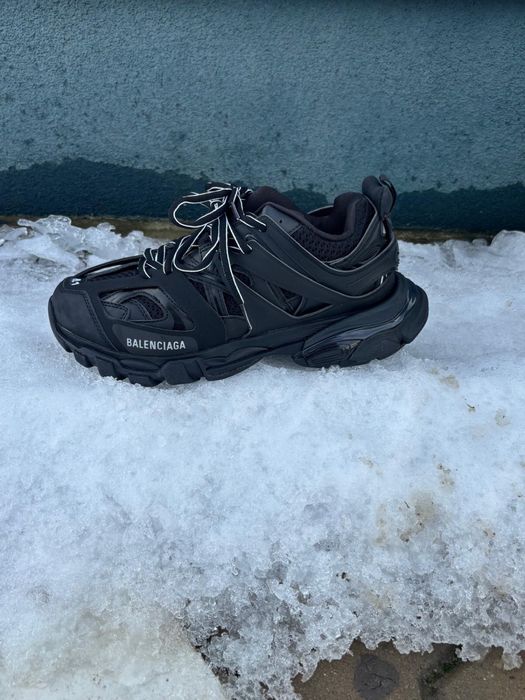balenciaga track marime 41 ( recomandat pentru oameni care poarta 40)