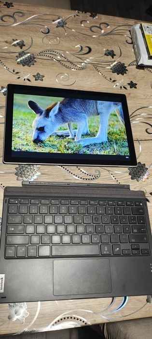 Tableta,laptop microsoft surface, i5 7500,8 gb ddr4, ssd 128gb
