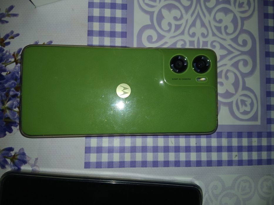 Vând Motorola g06 și redmi a5