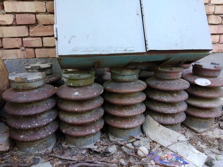 Изолятор разрядник рвс и  Иос 35 кв