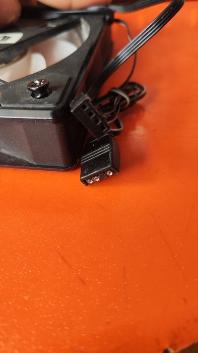 Кулер с RGB на корпус