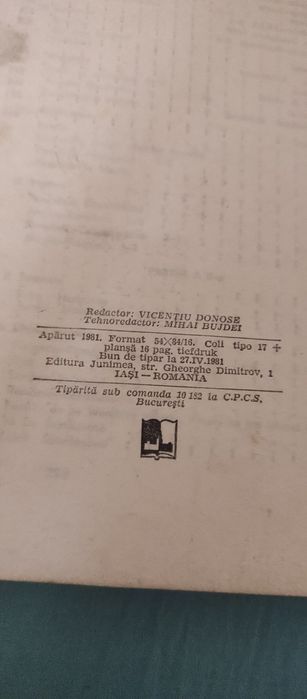 Carte, Mirajul gazonului, Mircea Lucescu