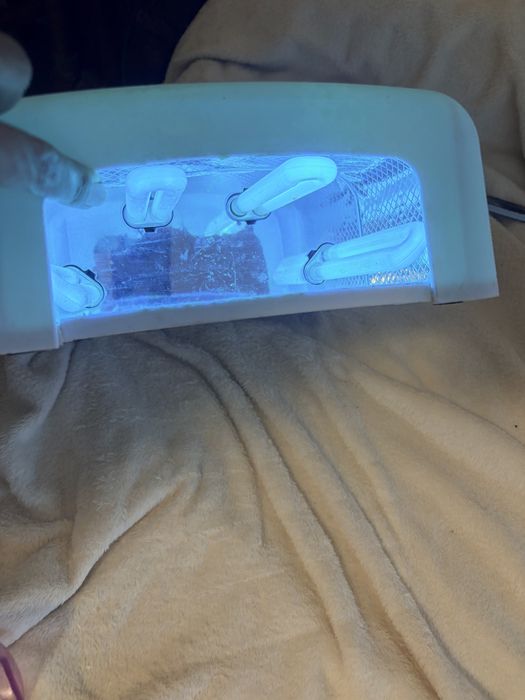 Lampa  UV de mare putere  pentru manechiura si pedichiura cu gel plus accesorii