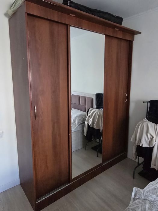 Продам шкаф платяной