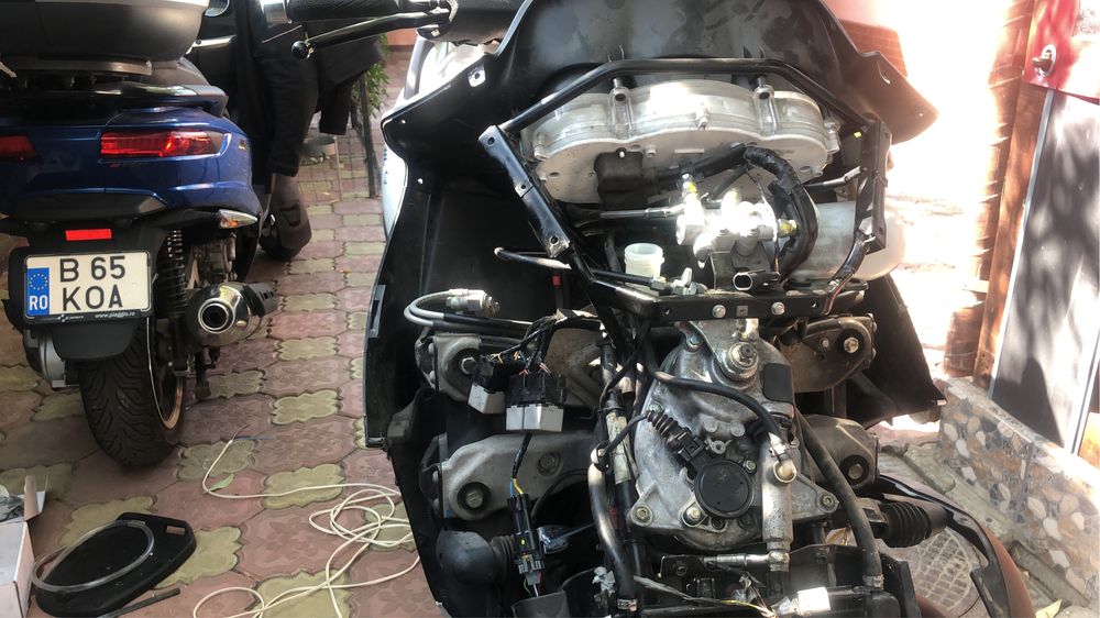 Piaggio MP3 / yourban /Hpe 300-400-500 GILERA FUOCO