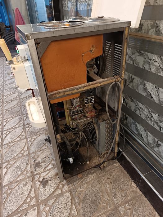 Quyma Muzqaymoq apparati ishlab turgan yangi holatda