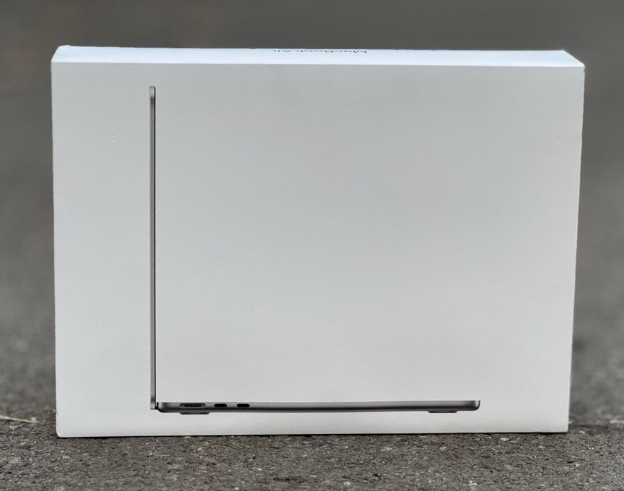 НОВ!!! Лаптоп Apple MacBook Air 13”, Apple M3, 8GB RAM, 512GB,Space Gr