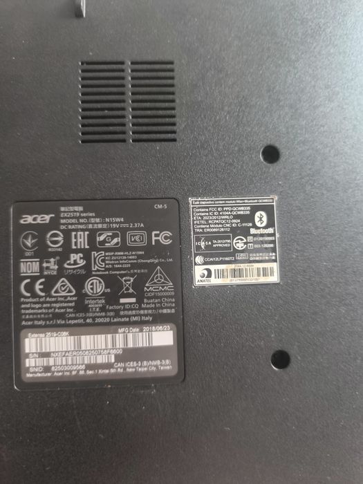 Noutbuk acer sotiladi