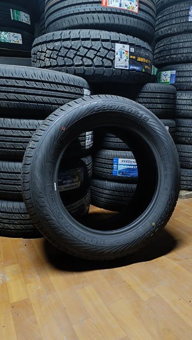 235/60R18 FARROAD
