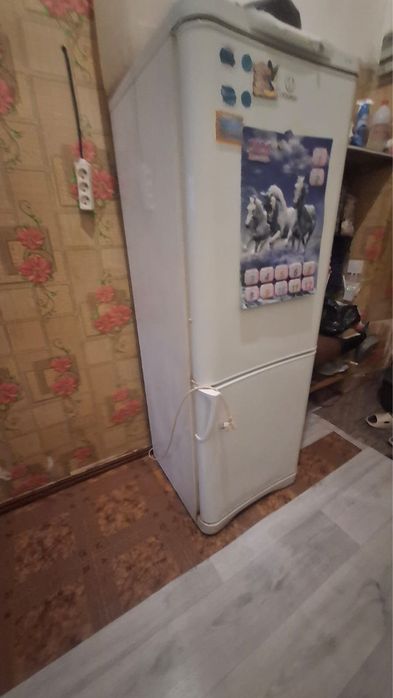 Продам два холодилник