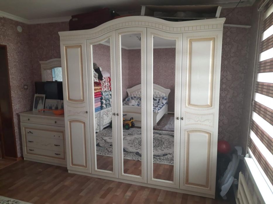 Спальный гарнитур сатылады