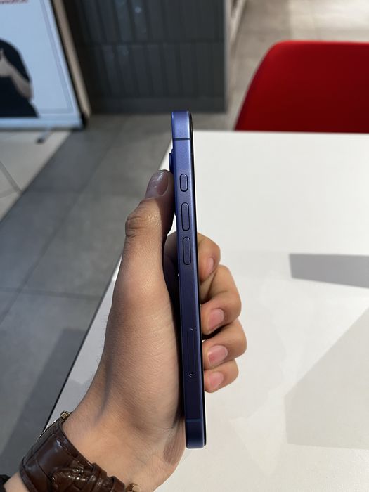 Продам айфон/iphone 16