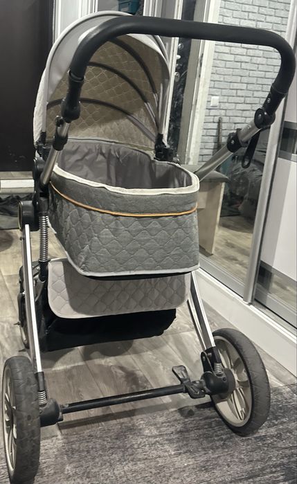 Продам  коляску- трасформер