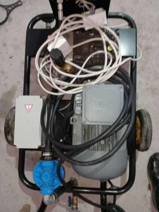 moyka aparat sotiladi oladiganlar uchun narxi kelishgan xolda xolati i