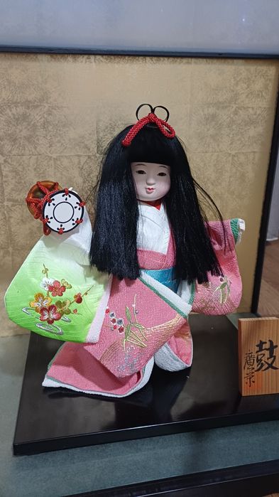 Сувенирная японская кукла!
