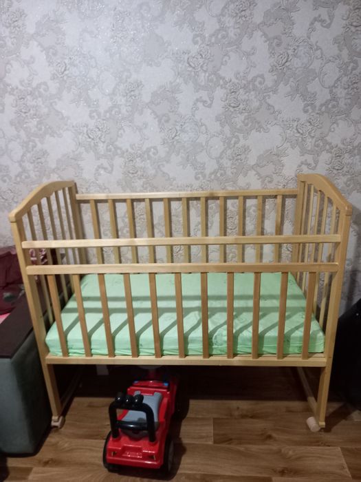 Отдам детская кровать с матрасом