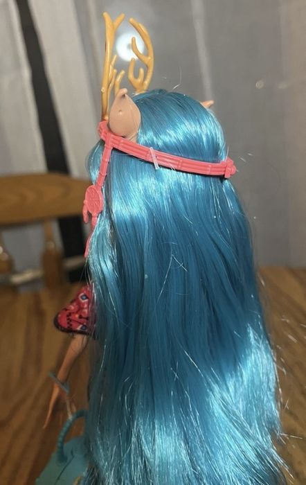 Кукла Monster High Isi Dawndancer