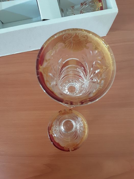 Продам набор стаканов и рюмок