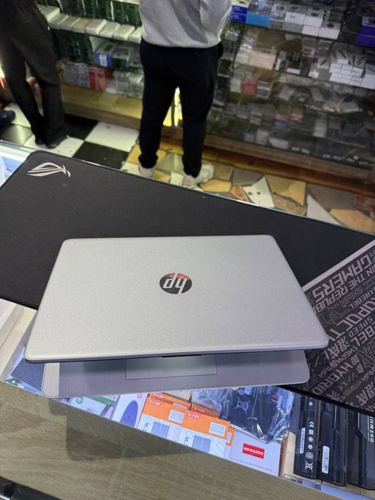 HP Laptop Core i3 (11-avlod) | Tezkor SSD | Fingerprint