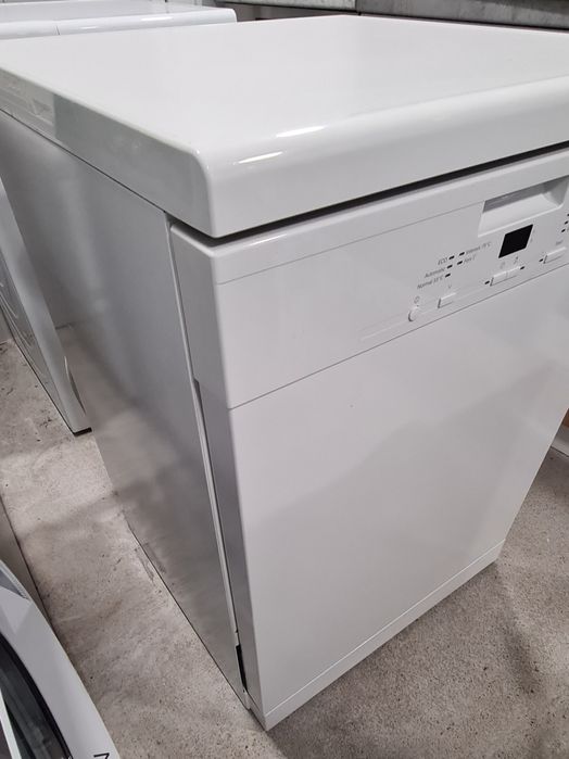 КАТО НОВА Свободностояща  Съдомиялна 60см Miele  14к-та А+++