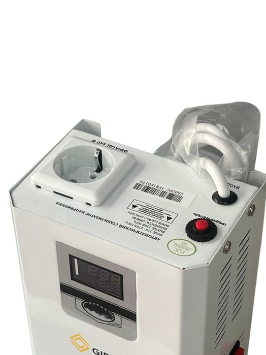 Стабилизатор напряжения 1000 VA