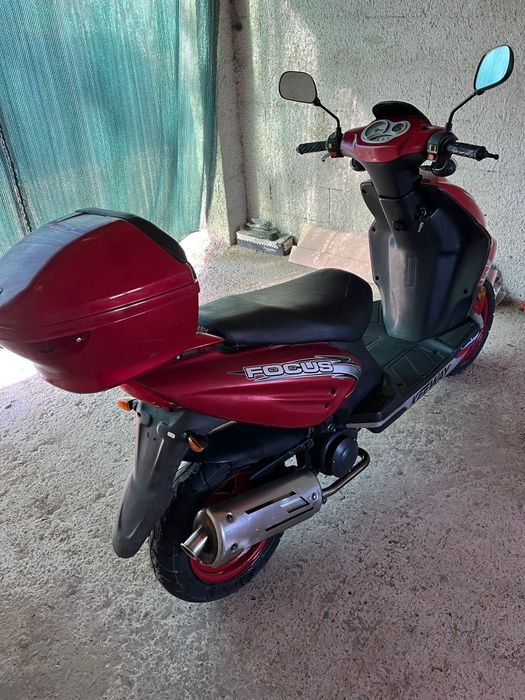 Vând scuter de 49 înscris pe primărie