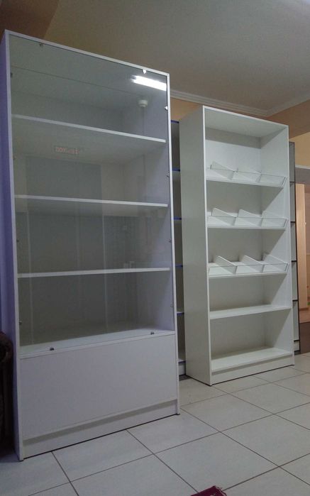 Продам стеллажи витрины поклки