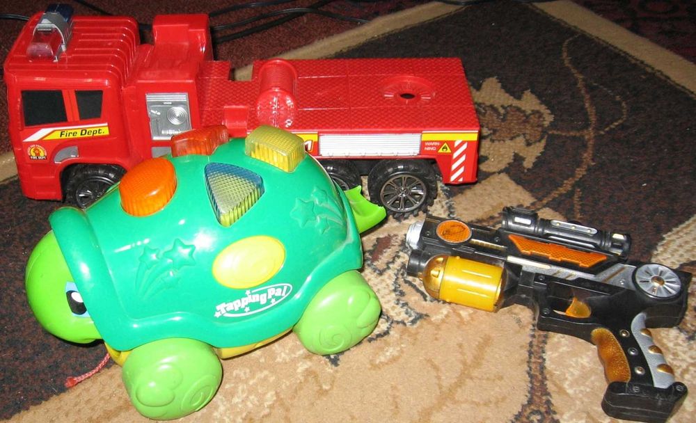 Лот от три играчки