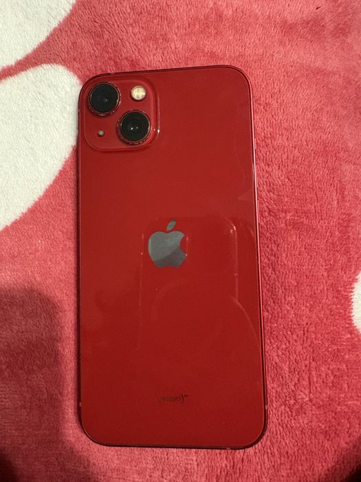 Vând telefon Iphone 13 Red
