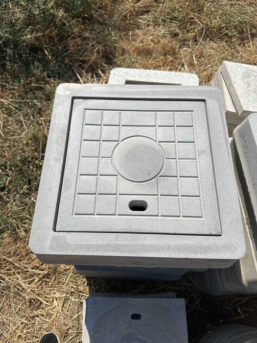 бордюр. bordyur. бордюр для тротуара, колодец, лоток. поребрик