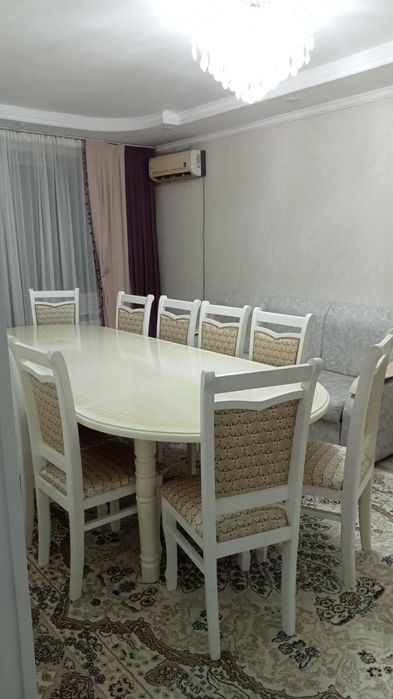 Продам большой стол 3 метра с 12 стульями