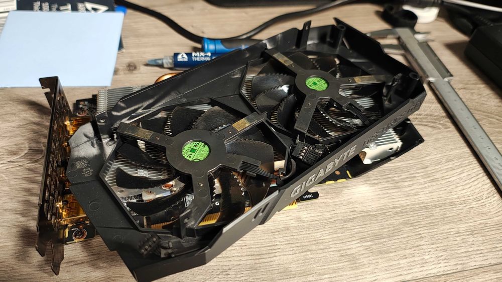 Rezervat - placa video Gigabyte GTX 1660 Ti 6GB GDDR6