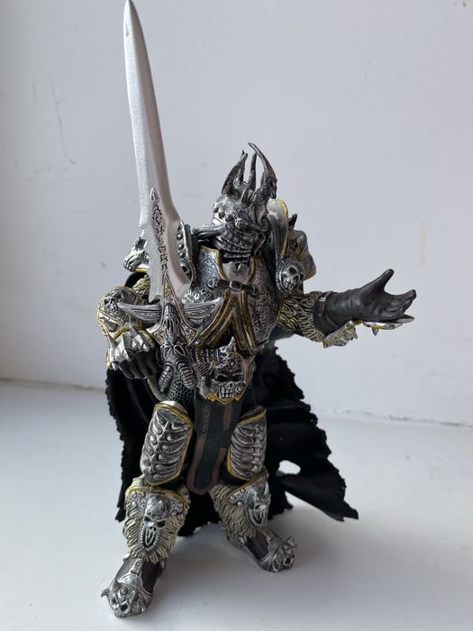 Колекционная фигурка Король Лич