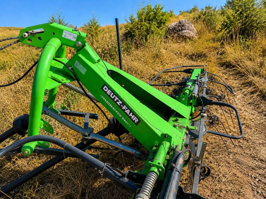Сеносъбирачка, сенообръщачка DEUTZ-FAHR Condimaster 6821