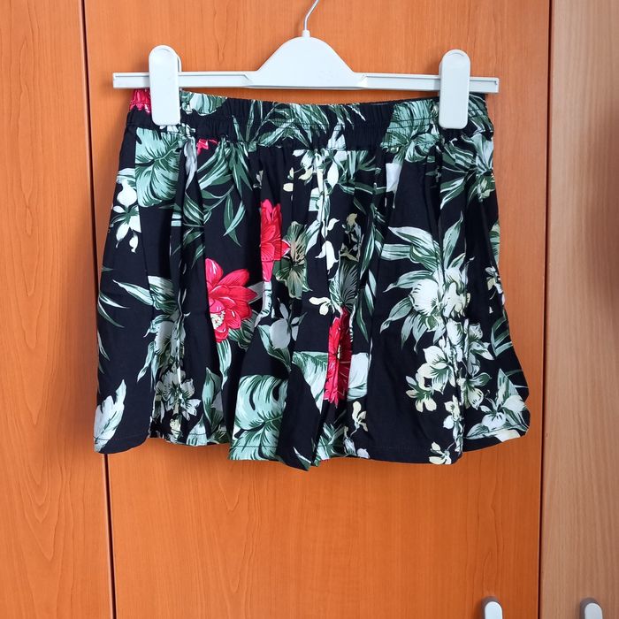 Fuste dama diverse modele și culori