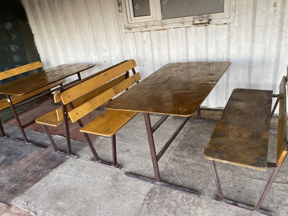 Стол со скамейками