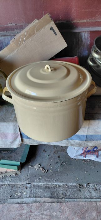 Кастрюля эмалированная