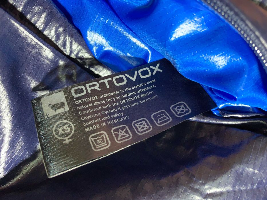 Дамско яке Ortovox Swisswool Inside Reversible Puffer XS