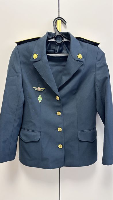 Продам военный китель с юбкой