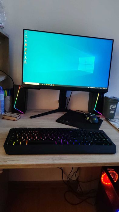 Vand PC Gaming + birou si periferice