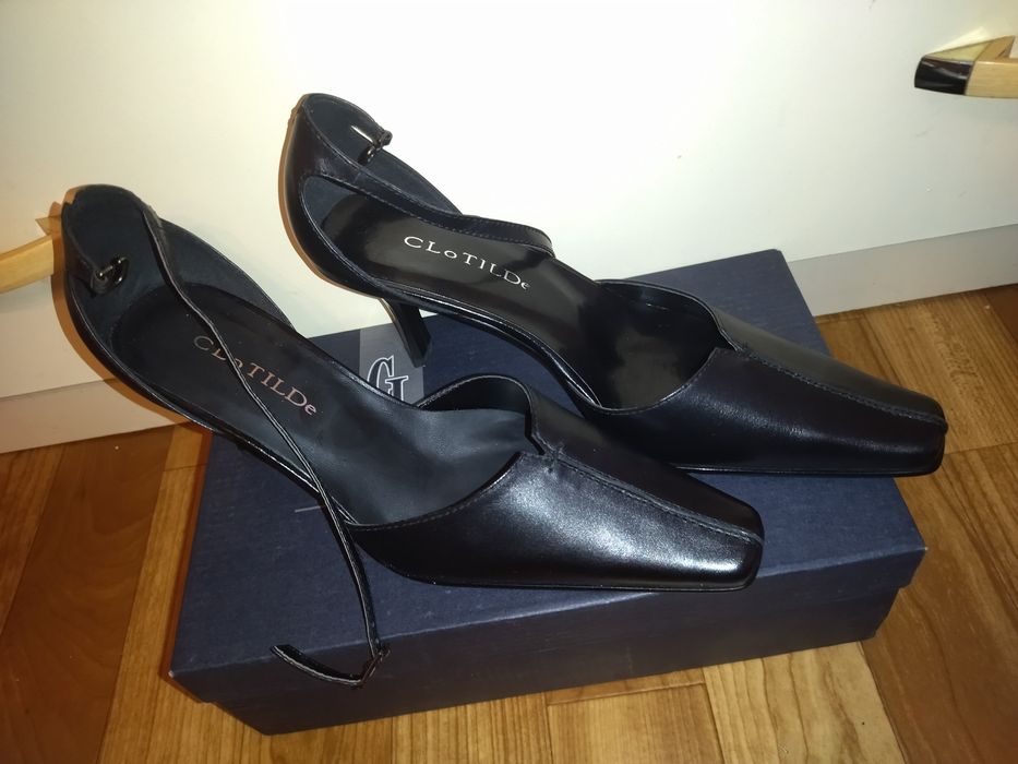 Продам туфли новые