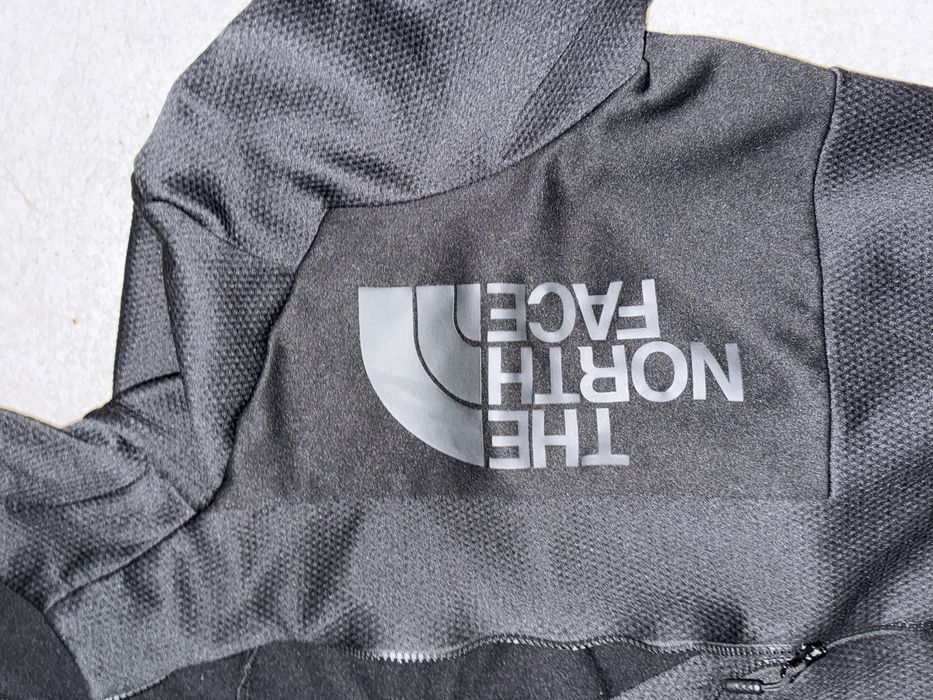 The north face черен суичер M/L