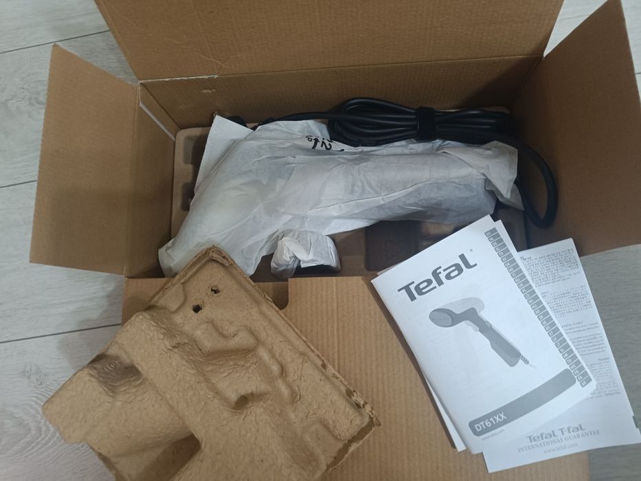 Продавам уред за гладене с пара Tefal