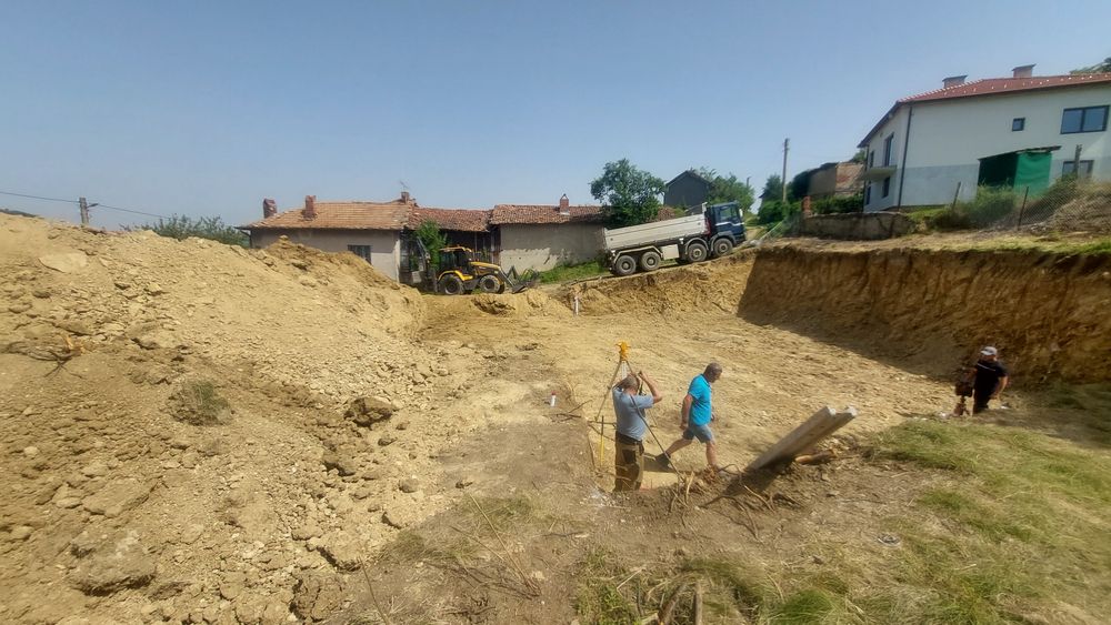 Кърти чисти извозва.Услуги с комбиниран багер