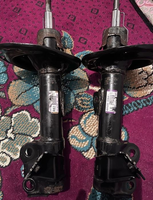 Амортизатор передний Toyota camry 55 европейц тойота 55