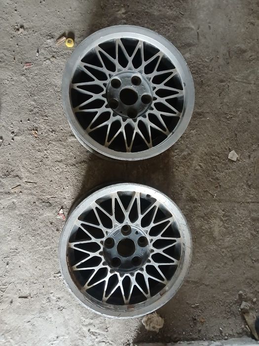 Продается запчасти на Мазду 626