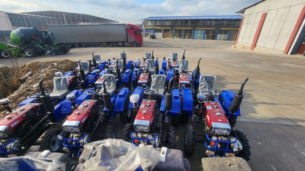 Mini traktor 24 ot kuchi Dizel Yangi