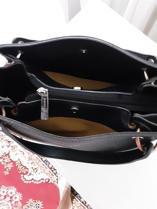 Очень  дёшево  продаётся  сумка