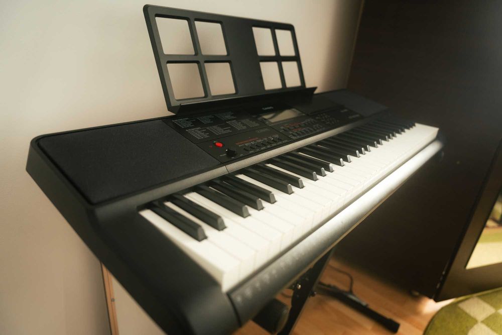 Orga Electronica Casio CT-X700 cu Stativ inclus - Stare Excelenta